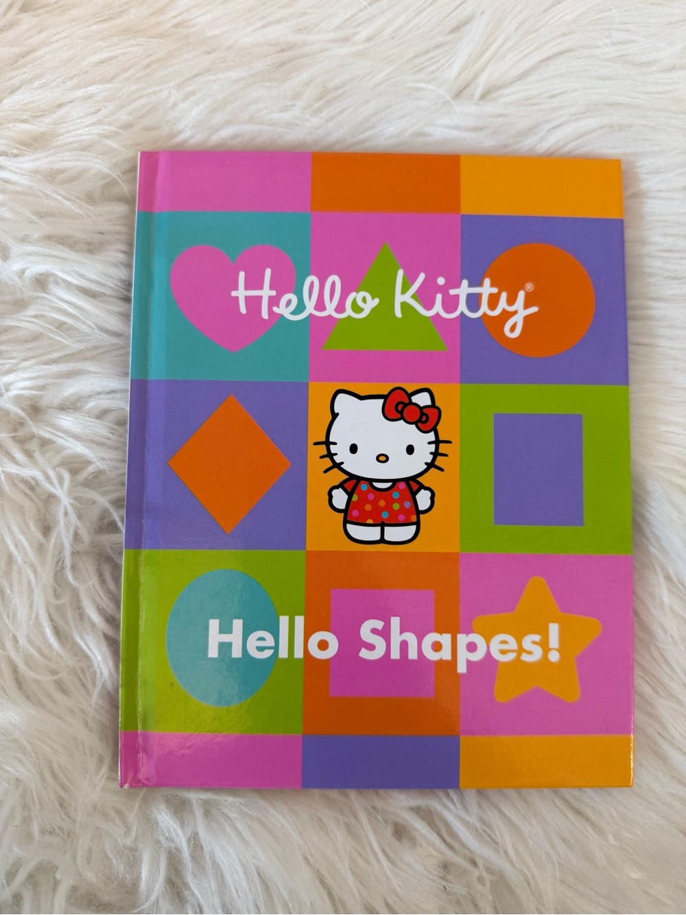 💫10/$25 • Hello Kitty Hello Shapes! Hardcover Book